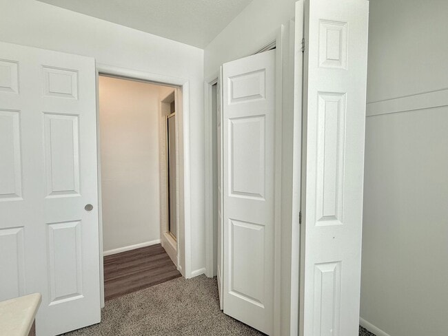 Building Photo - Newly Updated 4-Bedroom Home in Sandy!