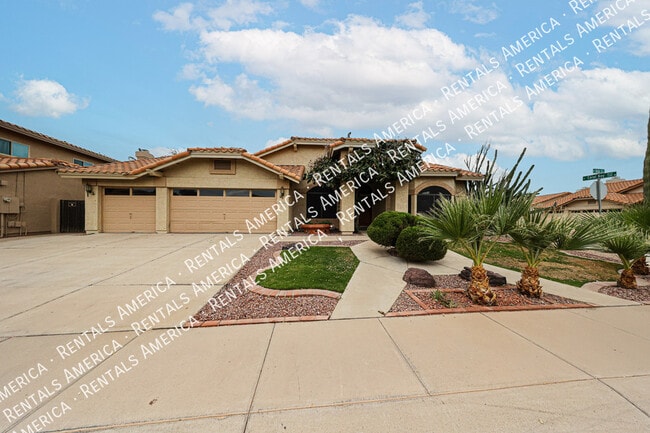Building Photo - 1243 W Iris Dr