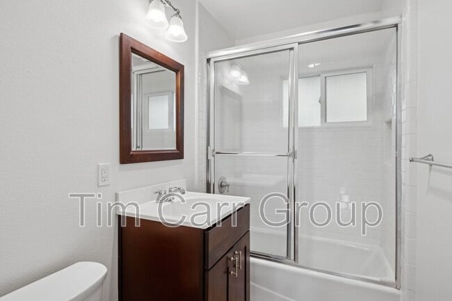 Building Photo - 2002 Clay St