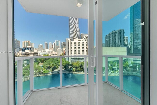 Building Photo - 31 SE 5th St