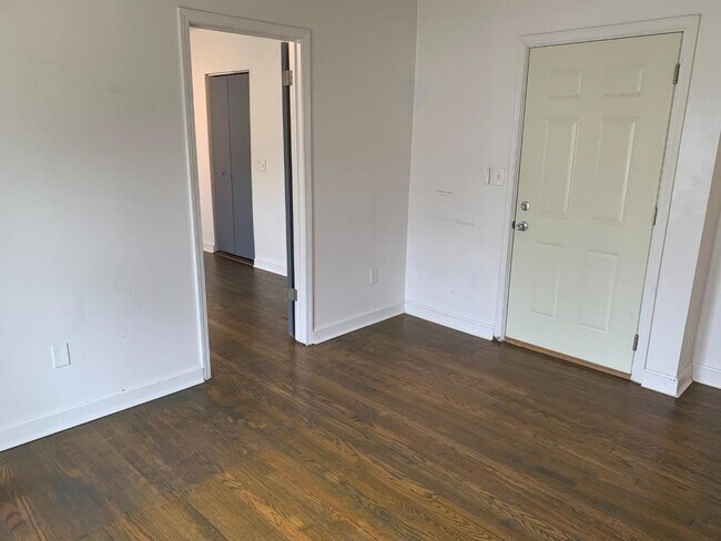 Building Photo - 207 N Prospect Rd