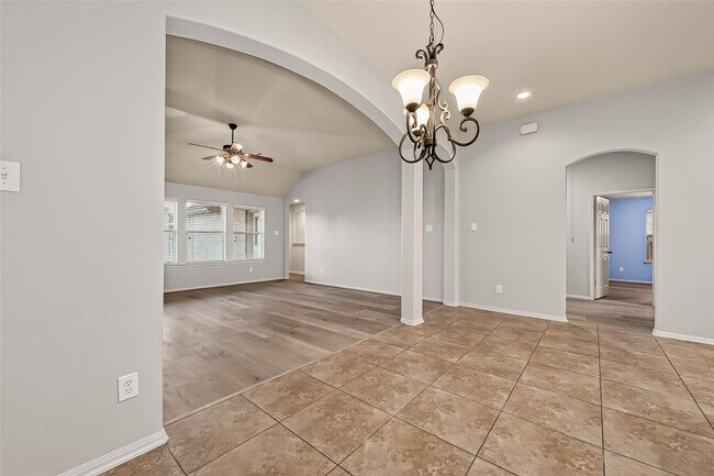 Building Photo - 28207 Chalet Park Dr
