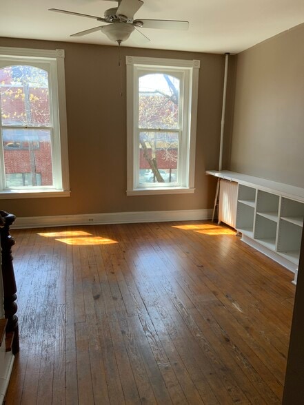 Building Photo - 113 E Patrick St
