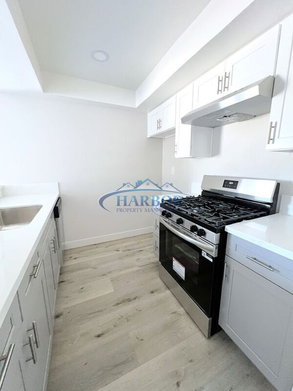 Building Photo - 2315 S Grand Ave