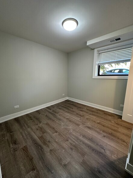 Building Photo - 918 Crain St