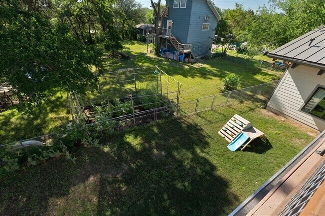 Building Photo - 5803 Lakeside Trail