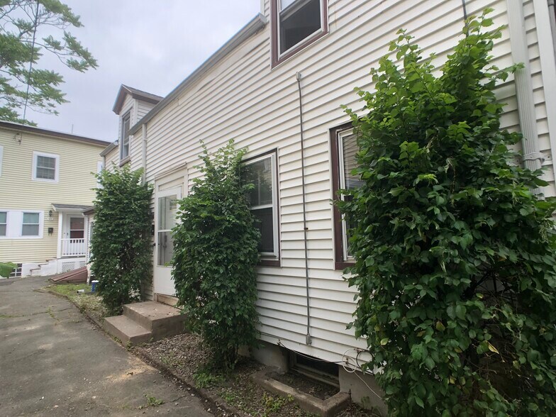 Building Photo - 89 6th St
