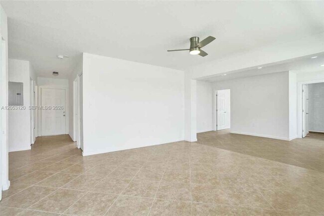Building Photo - 2120-2122 Thomas St # 2122 HOLLYWOOD, FL 33020