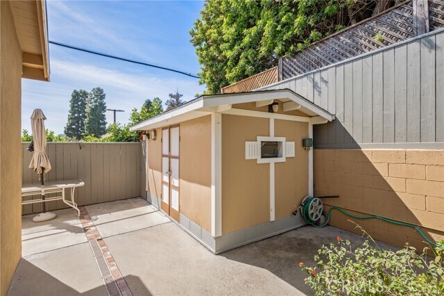 Building Photo - 1935 W 1st St