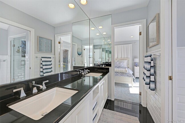 Building Photo - 16 Laila Ln