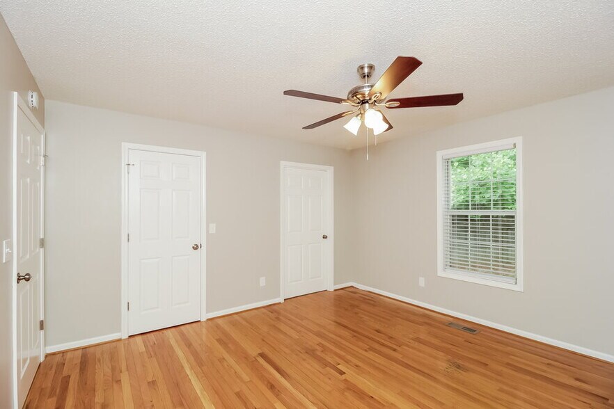 Building Photo - 426 Ivy Crest Dr