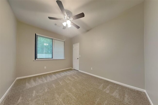 Building Photo - 7102 Blanco Pines Dr