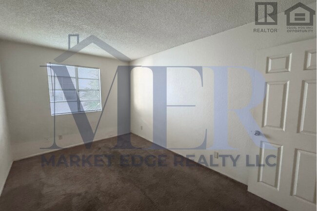 Building Photo - 2Bed/1.5Bath Ground Floor Townhouse at Glendale Ave/27th Ave! Ready for Immediate Move-In! -- GAR...