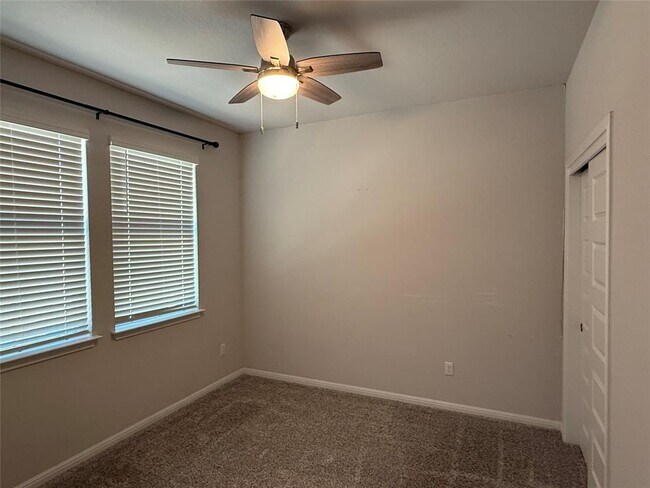 Building Photo - 1720 Artesian Spgs Xing