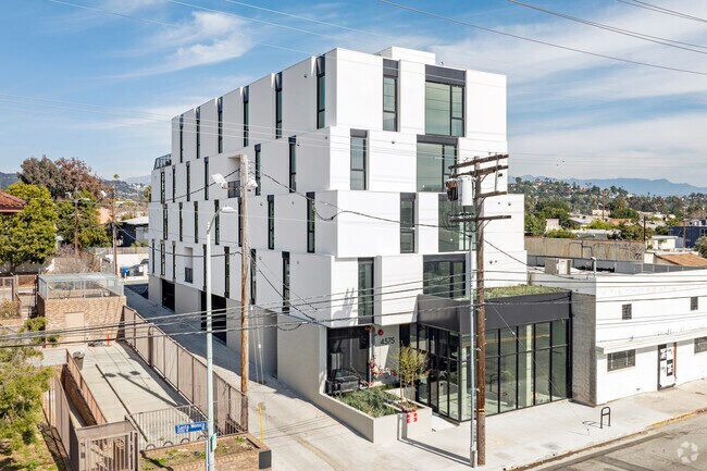 Building Photo - 4575 SANTA MONICA