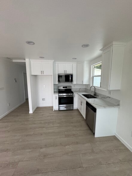 Building Photo - 4748 Garrick Ave
