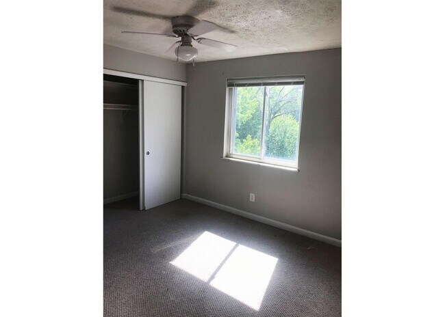 Building Photo - 525 Lowell Ave