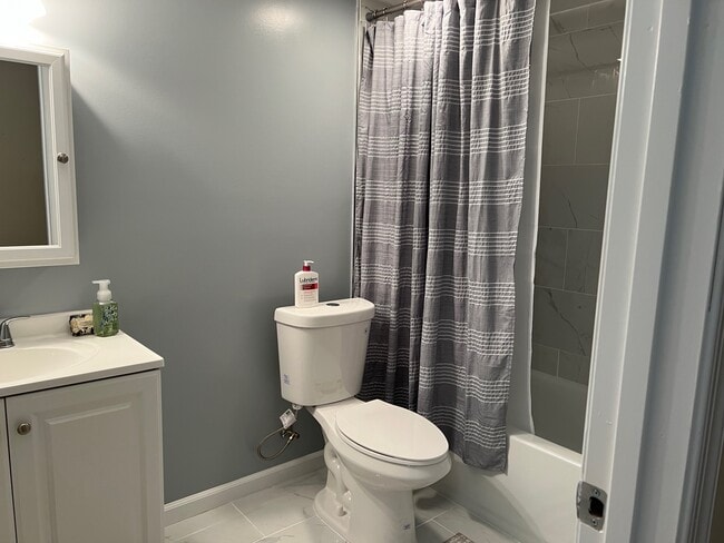 Building Photo - 1019 Mandarin Dr