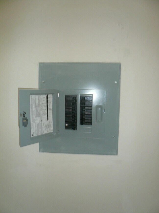 Building Photo - 442 Franconia Cir