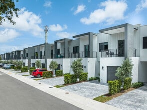 Building Photo - 6864 SW 80th St