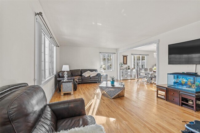 Building Photo - 17 Waring Dr