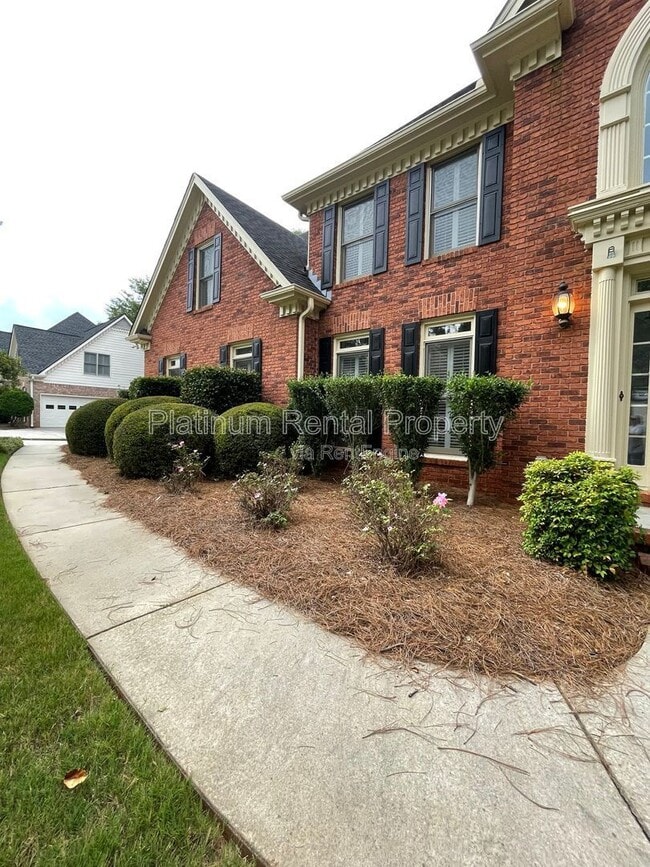 Building Photo - 870 Ingleside Dr