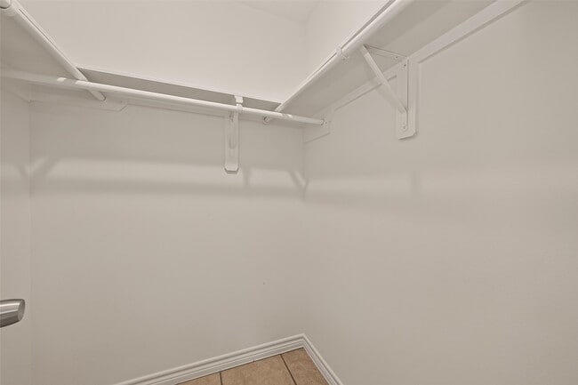 Building Photo - 8607 Valley Forest Dr