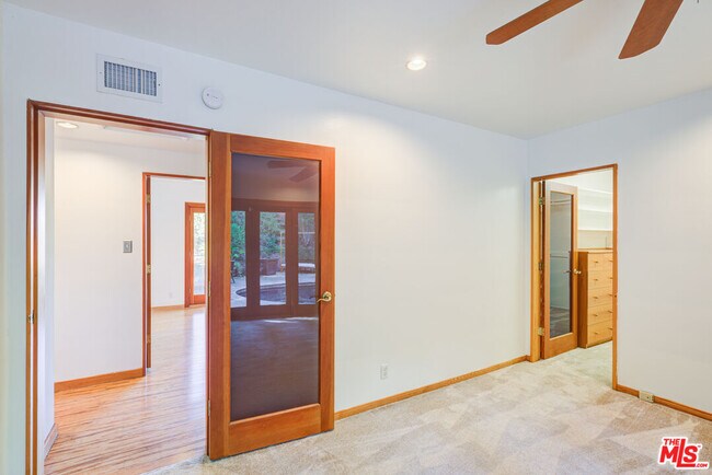 Building Photo - 15511 Woodcrest Dr