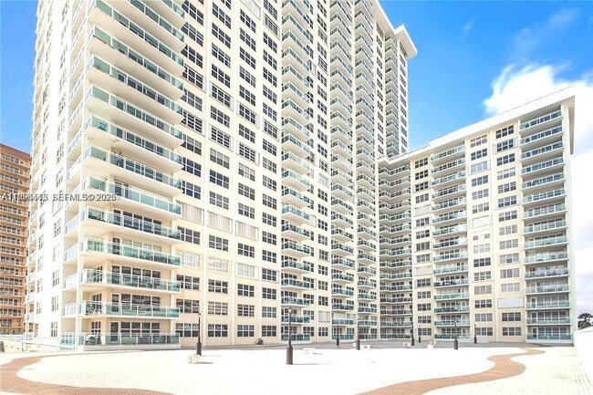 Building Photo - 3900 Galt Ocean Dr