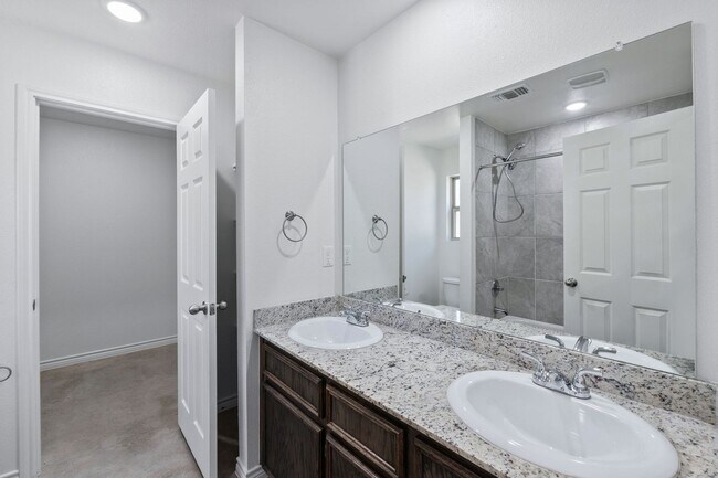 Building Photo - PM1-HH1803 Emma Naylor Ct