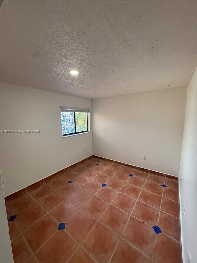 Building Photo - 2313 W 60th St