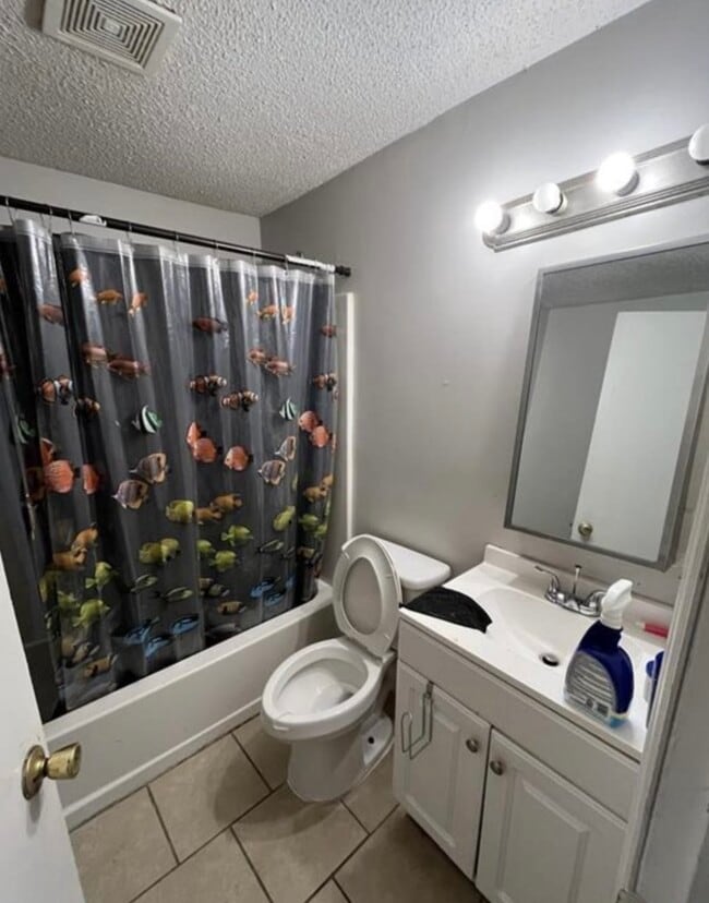 Building Photo - 4429 Main St