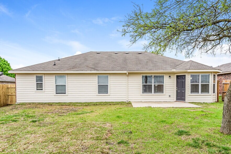 Building Photo - 120 Meadow View Ln
