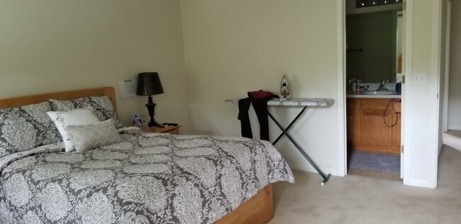 Building Photo - 506 Scrub Jay Dr