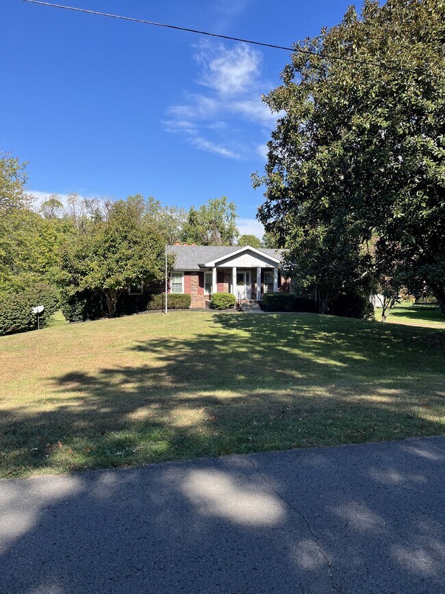 Building Photo - "Charming 3-Bed Sanctuary with Finished Ba...