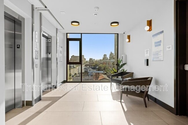 Building Photo - 218 N El Molino Ave