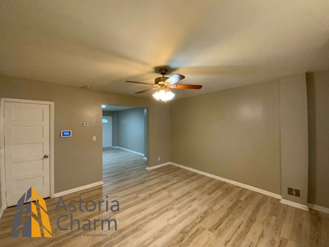 Building Photo - 3 Bed with Finished Basement, Skylight Bath, and Private Yard