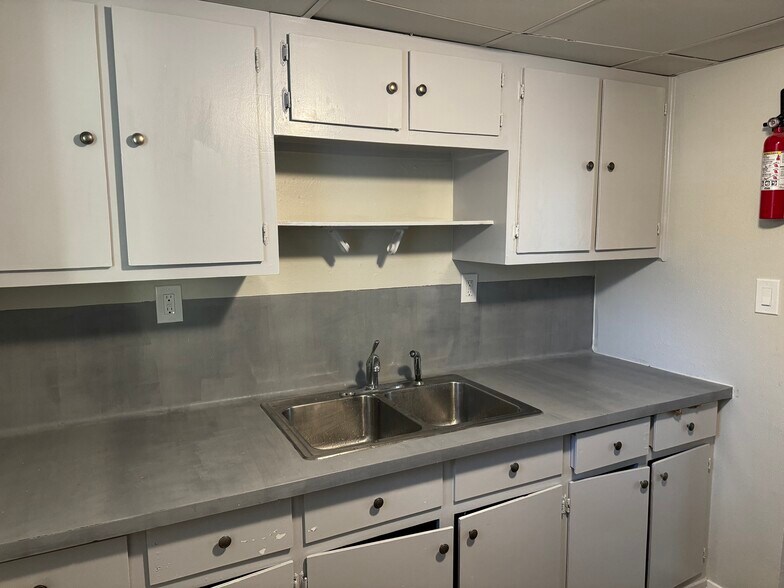 Building Photo - 2269 Collier St