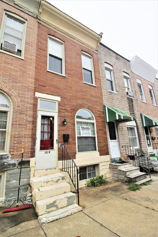 Building Photo - 1819 Jackson St