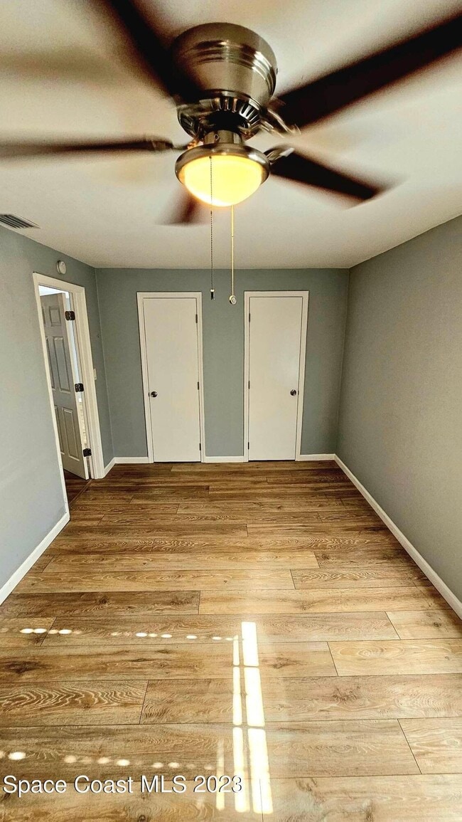 Building Photo - 802 Forrest Ave