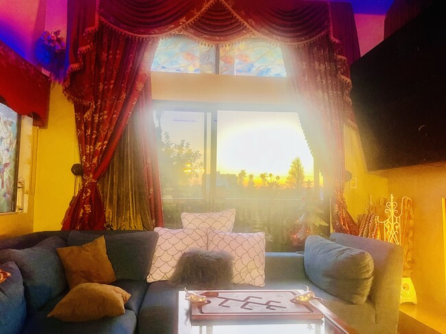 Livingroom @ dusk - 1123 11th St