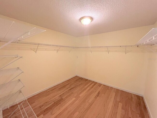 Building Photo - 87 Rose Dr