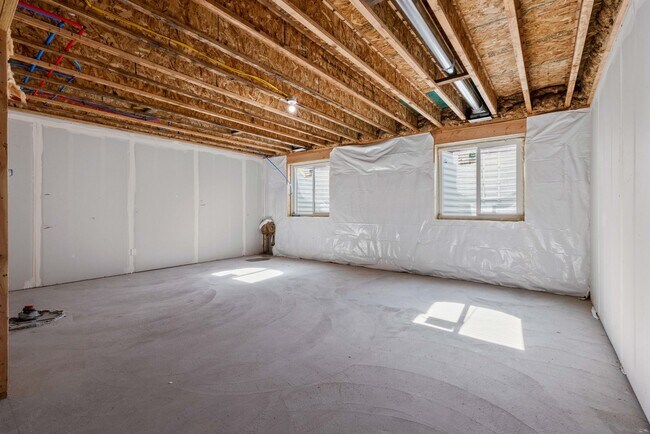 Building Photo - MODERN 3 BED 2.5 BATH TOWNHOME IN SAINT ANTHONY