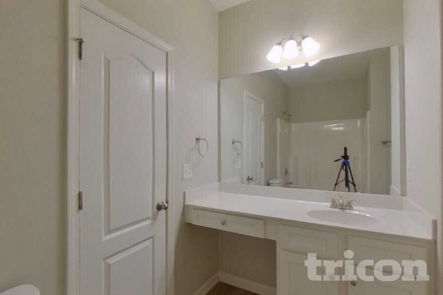 Building Photo - 7138 Cuddington Dr