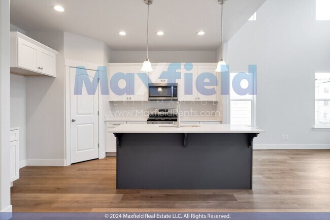 Building Photo - $500 OFF LEASE SPECIAL | END UNIT - EV Ready - 3BD 2.5 BA 2GA