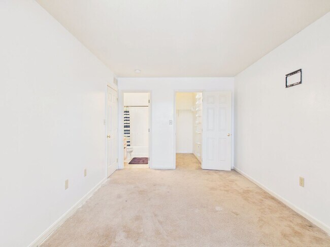 Building Photo - 413 Waverly Woods Dr