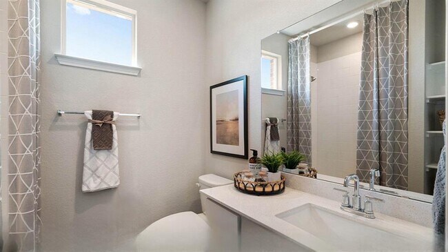 Building Photo - 611 Bluffview Dr.