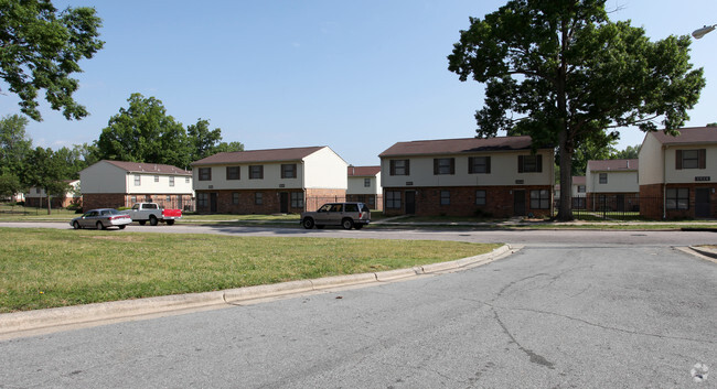 Building Photo - Oxford Manor