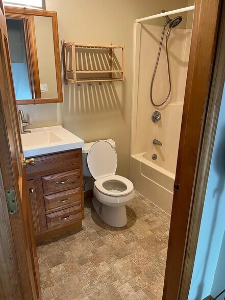 Building Photo - 96 Prospect St