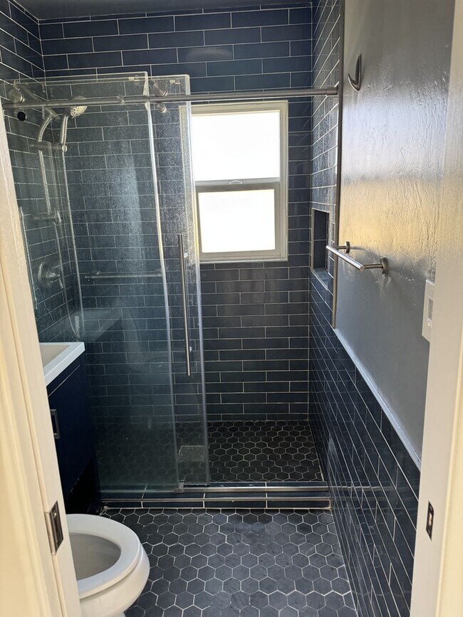 Building Photo - HALF OFF First Months Rent w/ move in before July 4th!!!